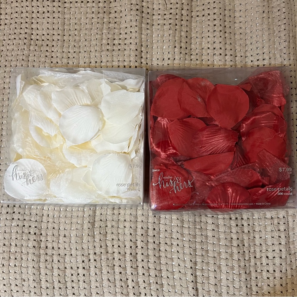 💗FREE WITH PURCHASE💗 White and Red Faux Rose Petals